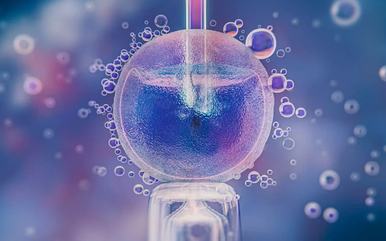 3D illustration of an egg freezing and IVF procedure showing a microscopic injection into a human egg cell in a futuristic laboratory setting.